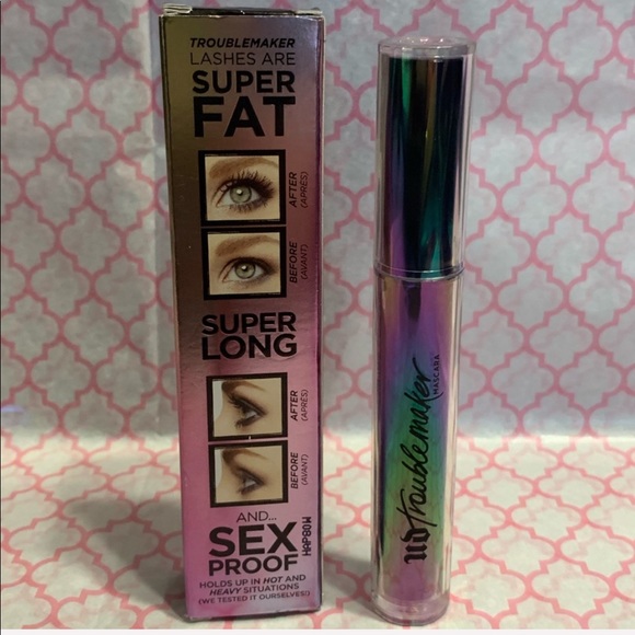 Urban Decay Troublemaker Mascara - Picture 2 of 2